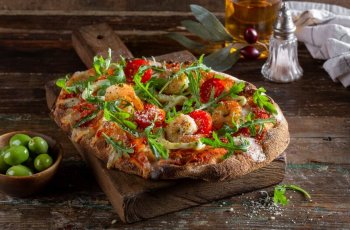 Пиццетта с морепродуктами